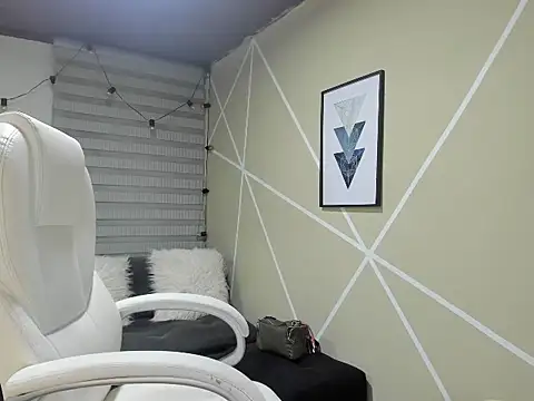 Enma  clark online show from 10-24-25, 04:09