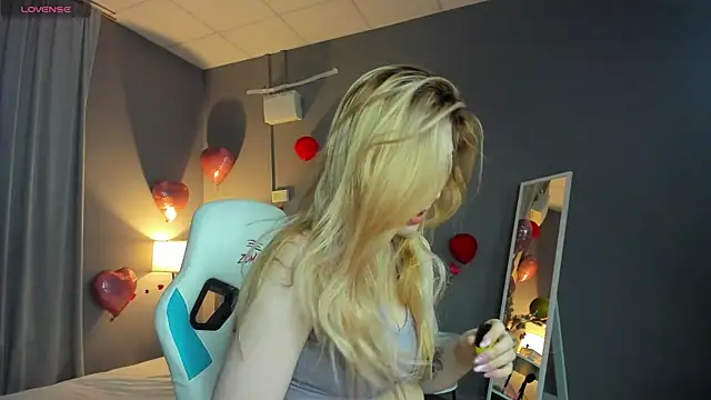 Snapshot of Vanessa_Walters chatting on 03-07-25, 02:15 Vanessa Walters online show from 03-07-25, 02:15