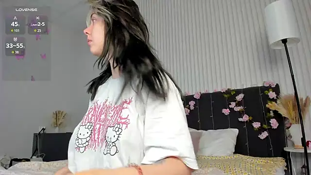 Snapshot of Vanessa_Walters chatting on 09-19-25, 02:02 Vanessa Walters online show from 09-19-25, 02:02