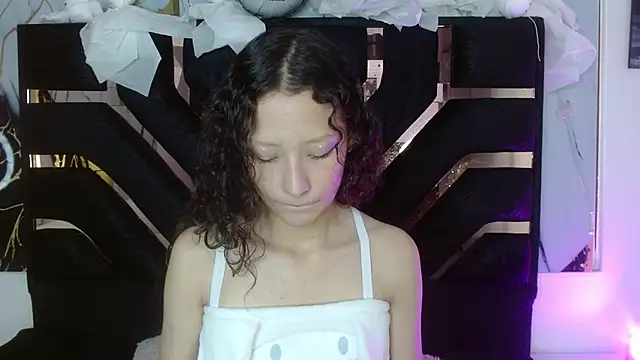 abbycutecs online show from 10-31-25, 02:40