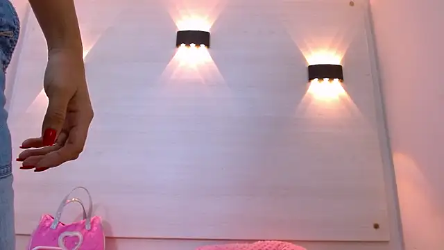 AndreaGil  online show from 11-06-25, 12:50