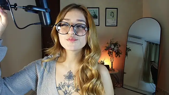 Snapshot of SweetJennaa chatting on 06-11-26, 02:53 SweetJennaa online show from 06-11-26, 02:53
