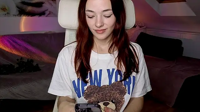 MiaRouge online show from 10-22-25, 05:08