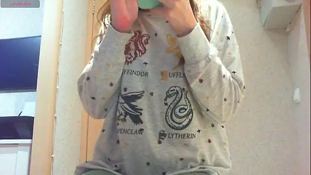 Snapshot of khu_yam chatting on 10-26-25, 02:45 khu yam online show from 10-26-25, 02:45