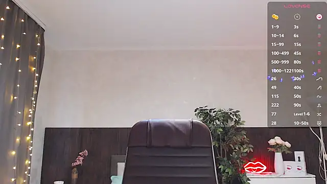 Snapshot of Cutie_Annie chatting on 02-19-25, 05:16 Cutie Annie online show from 02-19-25, 05:16