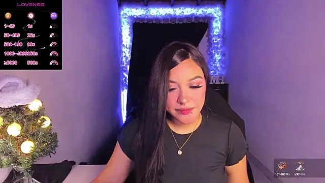 Snapshot of Mariana_Hasper_ chatting on 01-05-25, 12:20 Mariana Hasper  online show from 01-05-25, 12:20