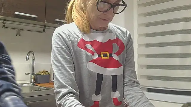 couplemilf2 online show from 11-23-25, 04:40