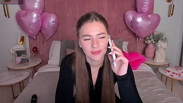 MilaVoxx online show from 02-15-26, 05:48