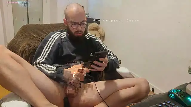 Snapshot of azagoul222 chatting on 12-08-24, 05:33 azagoul222 online show from 12-08-24, 05:33