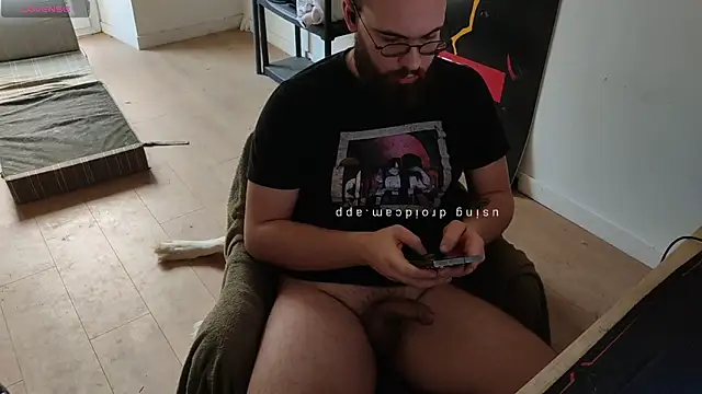 Snapshot of azagoul222 chatting on 03-25-26, 04:57 azagoul222 online show from 03-25-26, 04:57