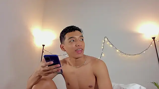 Snapshot of mike_tylor01 chatting on 02-03-25, 06:39 mike tylor01 online show from 02-03-25, 06:39