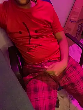 Snapshot of Vampiredaddy_ chatting on 10-27-25, 03:16 Vampiredaddy  online show from 10-27-25, 03:16