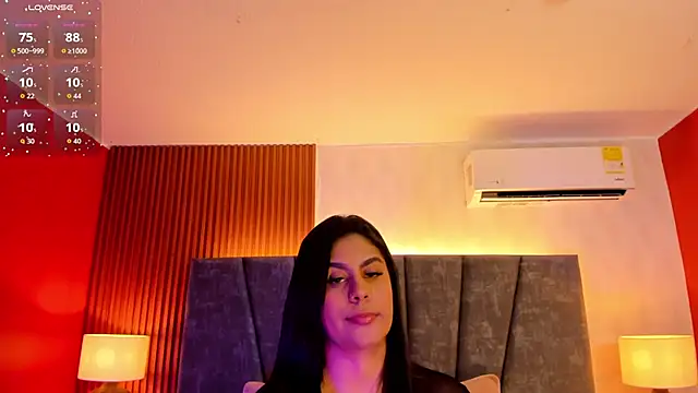 Snapshot of Ada__lee_ chatting on 10-30-25, 01:29 Ada lee online show from 10-30-25, 01:29