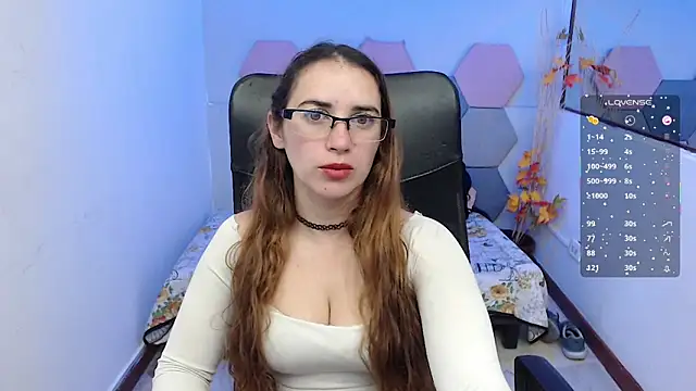 Snapshot of CharloteTaylor_ chatting on 10-03-25, 04:31 CharloteTaylor online show from 10-03-25, 04:31