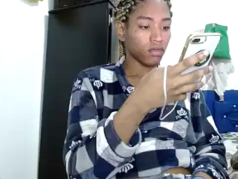 Snapshot of miriam775 chatting on 01-02-25, 03:29 miriam775 online show from 01-02-25, 03:29