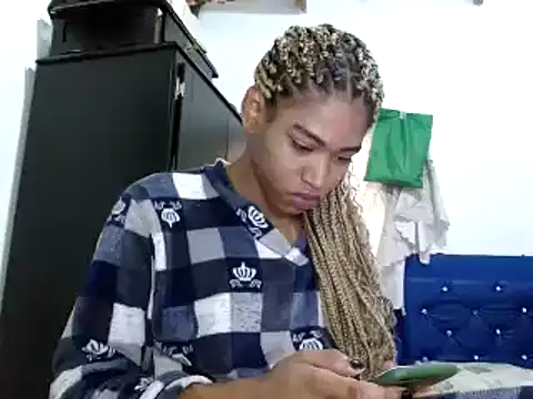 Snapshot of miriam775 chatting on 01-09-25, 12:30 miriam775 online show from 01-09-25, 12:30