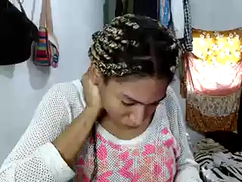 Snapshot of miriam775 chatting on 02-27-25, 02:54 miriam775 online show from 02-27-25, 02:54