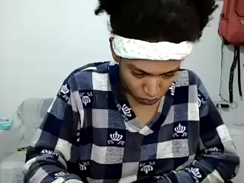 Snapshot of miriam775 chatting on 10-21-25, 11:00 miriam775 online show from 10-21-25, 11:00