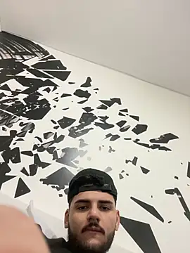 Snapshot of lehder47 chatting on 12-12-24, 04:04 lehder47 online show from 12-12-24, 04:04