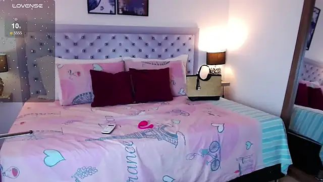 Snapshot of sarascottt chatting on 01-31-26, 08:29 sarascottt online show from 01-31-26, 08:29