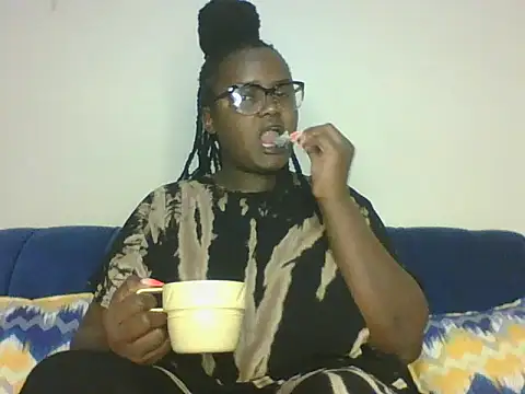 Snapshot of Montel_Montel_ chatting on 01-08-26, 12:57 Montel Montel online show from 01-08-26, 12:57