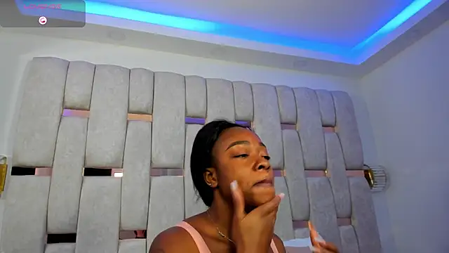 Snapshot of mia_schwarz chatting on 01-19-25, 07:47 mia schwarz online show from 01-19-25, 07:47