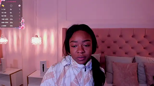 Snapshot of mia_schwarz chatting on 01-22-25, 11:45 mia schwarz online show from 01-22-25, 11:45