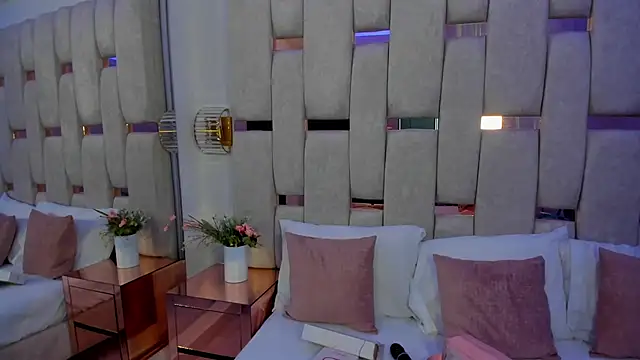 Snapshot of mia_schwarz chatting on 01-25-25, 07:39 mia schwarz online show from 01-25-25, 07:39