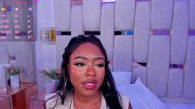 Snapshot of mia_schwarz chatting on 01-25-25, 10:50 mia schwarz online show from 01-25-25, 10:50