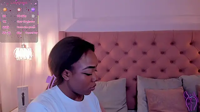 Snapshot of mia_schwarz chatting on 09-19-25, 10:10 mia schwarz online show from 09-19-25, 10:10