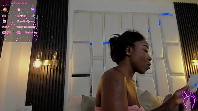 Snapshot of mia_schwarz chatting on 10-10-25, 12:59 mia schwarz online show from 10-10-25, 12:59