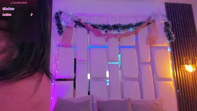 Snapshot of mia_schwarz chatting on 12-04-25, 09:01 mia schwarz online show from 12-04-25, 09:01