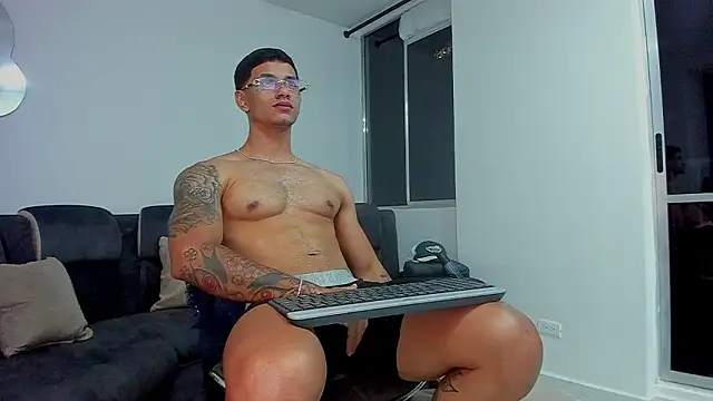 Snapshot of davis_alx1 chatting on 12-03-24, 11:24 davis alx1 online show from 12-03-24, 11:24