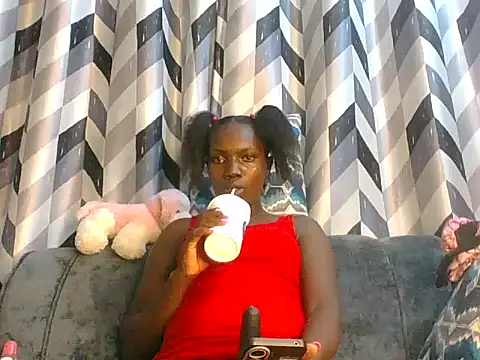 Snapshot of Slimthick900 chatting on 03-03-25, 02:37 Slimthick900 online show from 03-03-25, 02:37