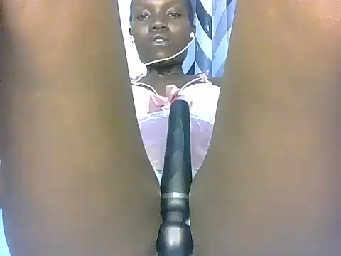 Snapshot of Slimthick900 chatting on 03-19-25, 12:48 Slimthick900 online show from 03-19-25, 12:48