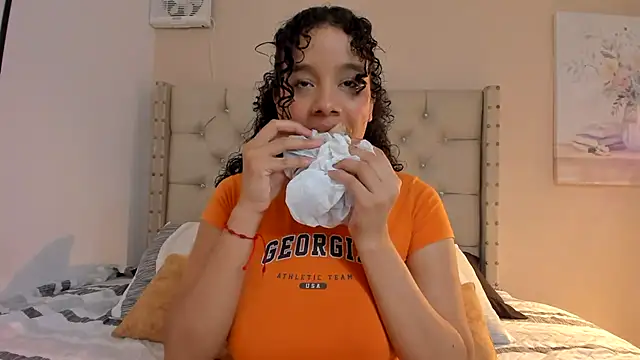 vanesasexyhot21 online show from 04-22-26, 01:41