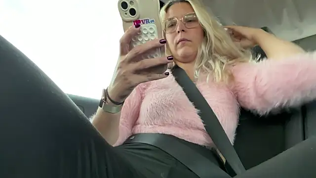 EmyLana online show from 10-29-25, 09:11