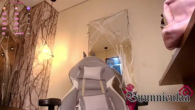 Snapshot of larissa01_ chatting on 10-25-25, 03:14 larissa01 online show from 10-25-25, 03:14