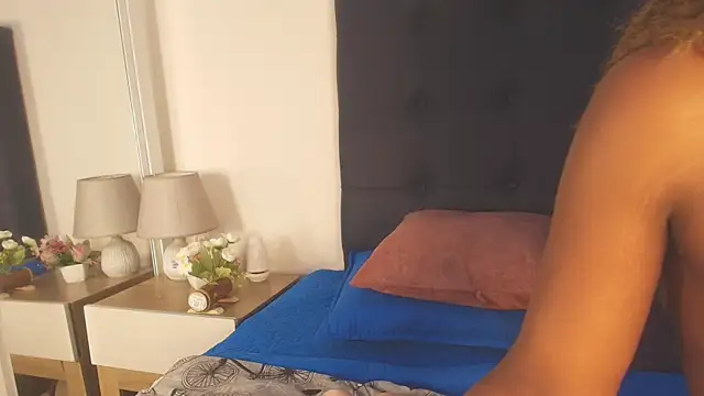 Evelonga 707 online show from 04-10-26, 07:07