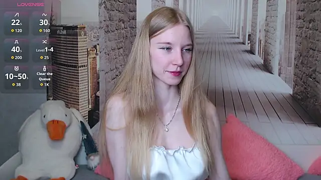 Snapshot of Cutieblondegirl chatting on 04-02-26, 06:16 Cutieblondegirl online show from 04-02-26, 06:16