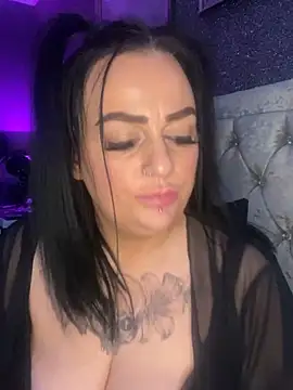 MissEssex online show from 01-30-25, 04:02