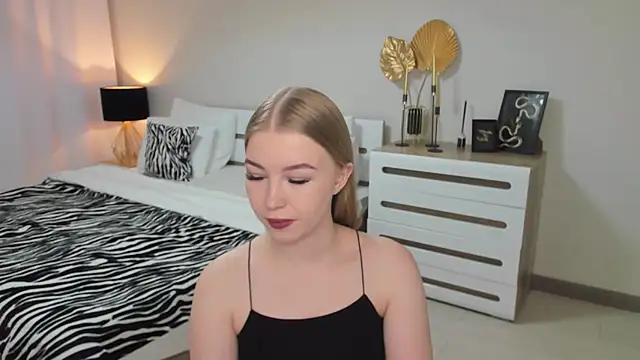 shy  lady online show from 03-11-25, 06:30