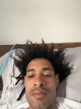 Snapshot of u091 chatting on 01-14-25, 06:07 u091 online show from 01-14-25, 06:07