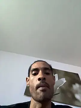 Snapshot of u091 chatting on 01-27-25, 10:49 u091 online show from 01-27-25, 10:49