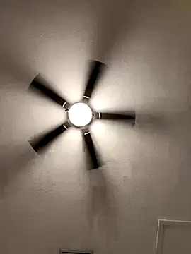 Snapshot of u091 chatting on 11-11-25, 02:44 u091 online show from 11-11-25, 02:44