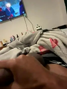 Snapshot of u091 chatting on 12-16-25, 10:20 u091 online show from 12-16-25, 10:20