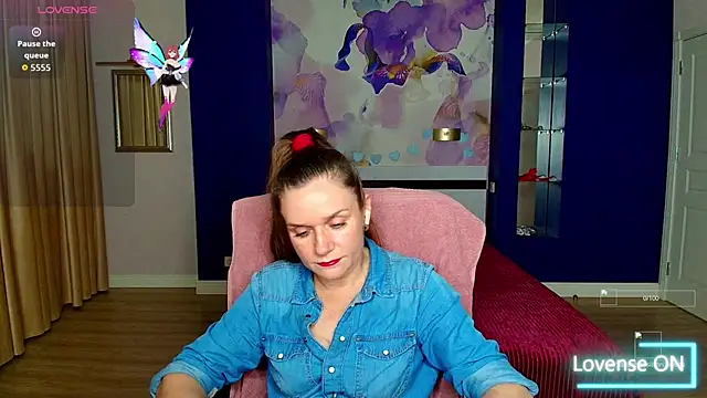 AriaGray online show from 11-22-25, 03:22