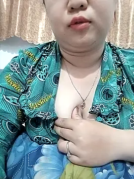 Snapshot of VyOanh2K chatting on 10-19-25, 07:09 VyOanh2K online show from 10-19-25, 07:09