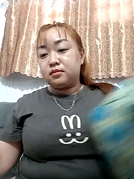 Snapshot of VyOanh2K chatting on 10-29-25, 07:54 VyOanh2K online show from 10-29-25, 07:54