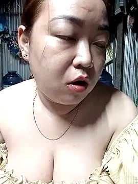 Snapshot of VyOanh2K chatting on 11-03-25, 03:46 VyOanh2K online show from 11-03-25, 03:46